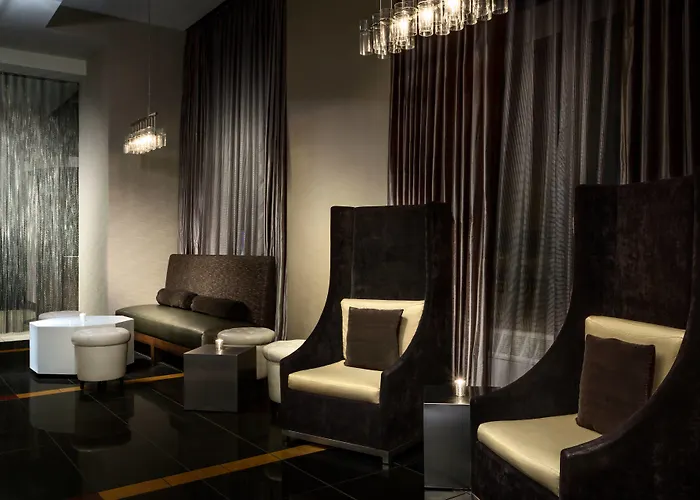 Hotel Courtyard By Marriott Downtown/magnificent Mile 3*