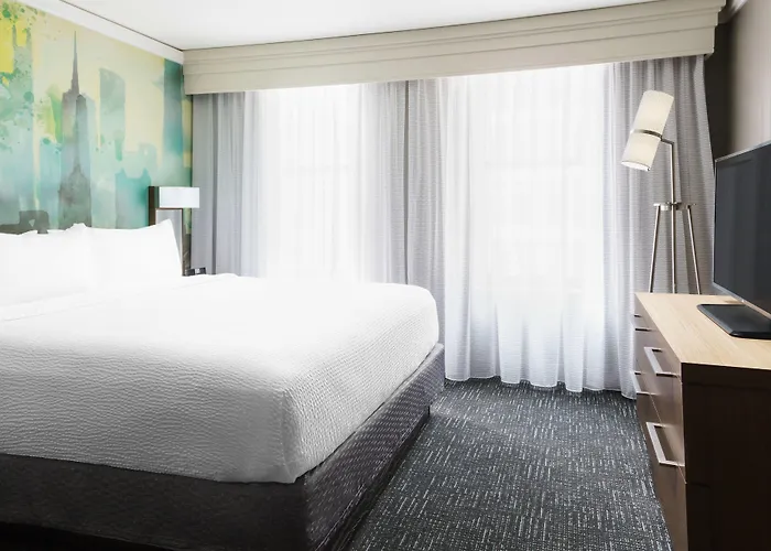 Courtyard By Marriott Downtown/magnificent Mile Chicago
