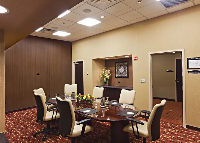 Courtyard By Marriott Downtown/magnificent Mile Hotel 3*