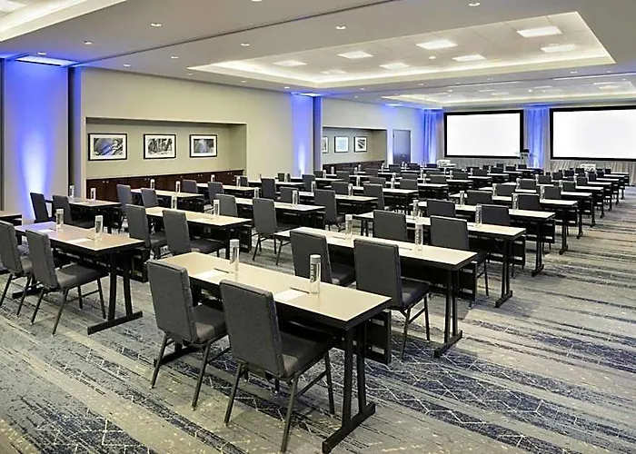 Courtyard By Marriott Downtown/magnificent Mile 3*