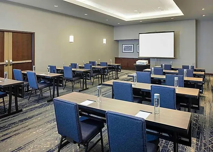 Courtyard By Marriott Downtown/magnificent Mile Chicago
