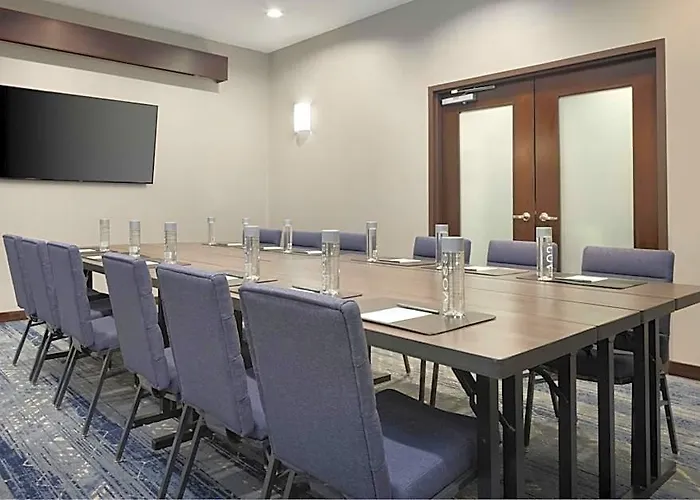 Courtyard By Marriott Downtown/magnificent Mile