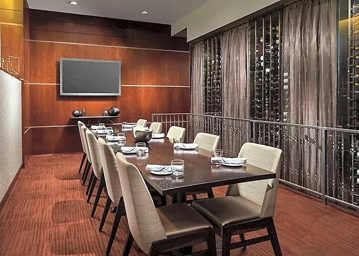 Hotel Courtyard By Marriott Downtown/magnificent Mile 3*