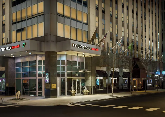 Courtyard By Marriott Downtown/magnificent Mile