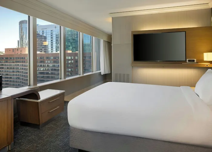 Courtyard By Marriott Downtown/magnificent Mile Chicago